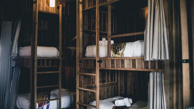 Image de lits superposés en bois